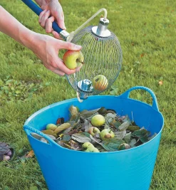 Lee Valley Harvesting>Nut & Fruit Gatherer