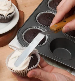 Lee Valley Confectionery & Decorating>Offset Frosting Spatula