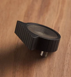 Lee Valley Workshop>Optional Pivoting Jaw For Veritas Inset Vise