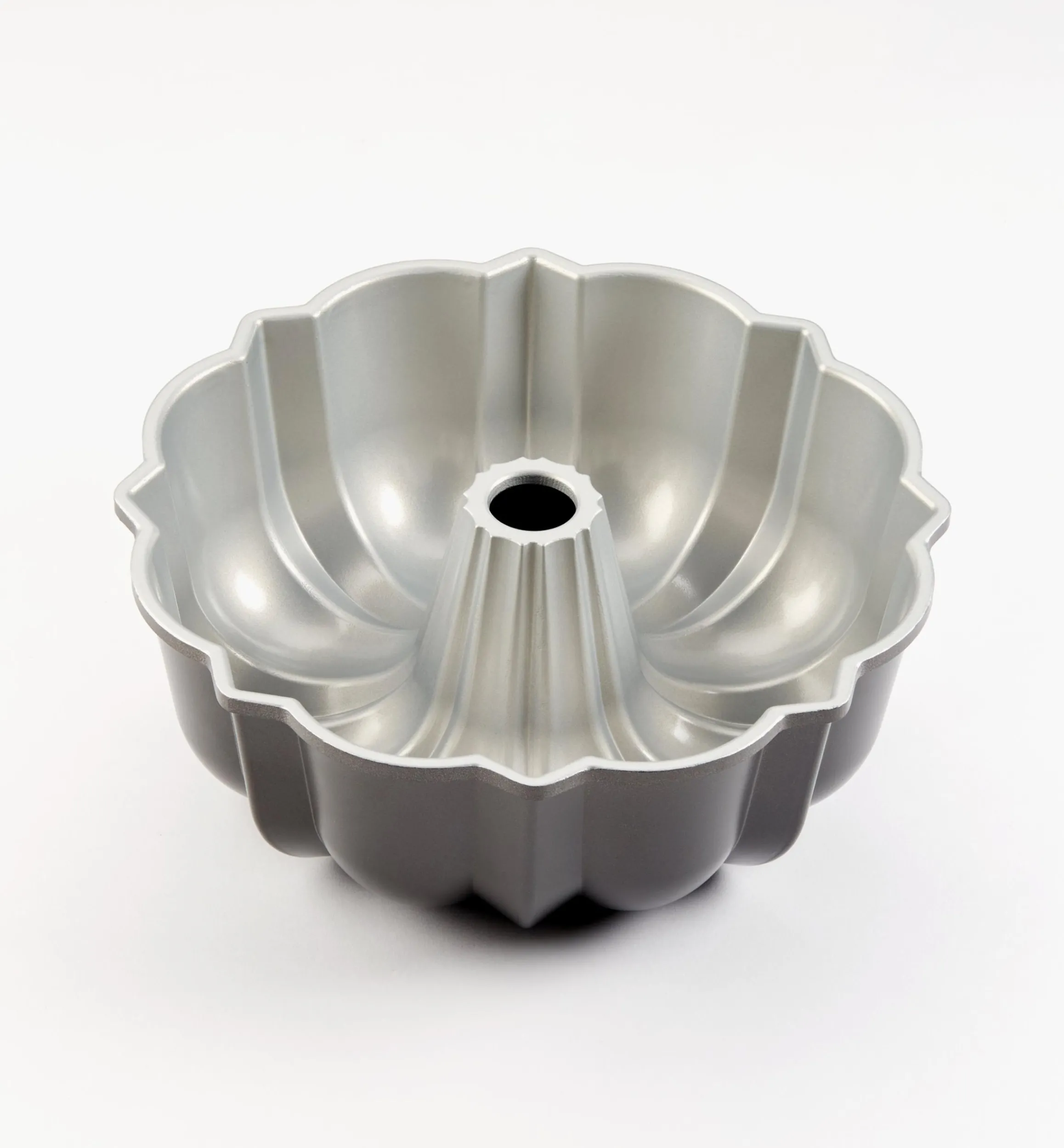 Lee Valley Bakeware>Original Bundt Pan