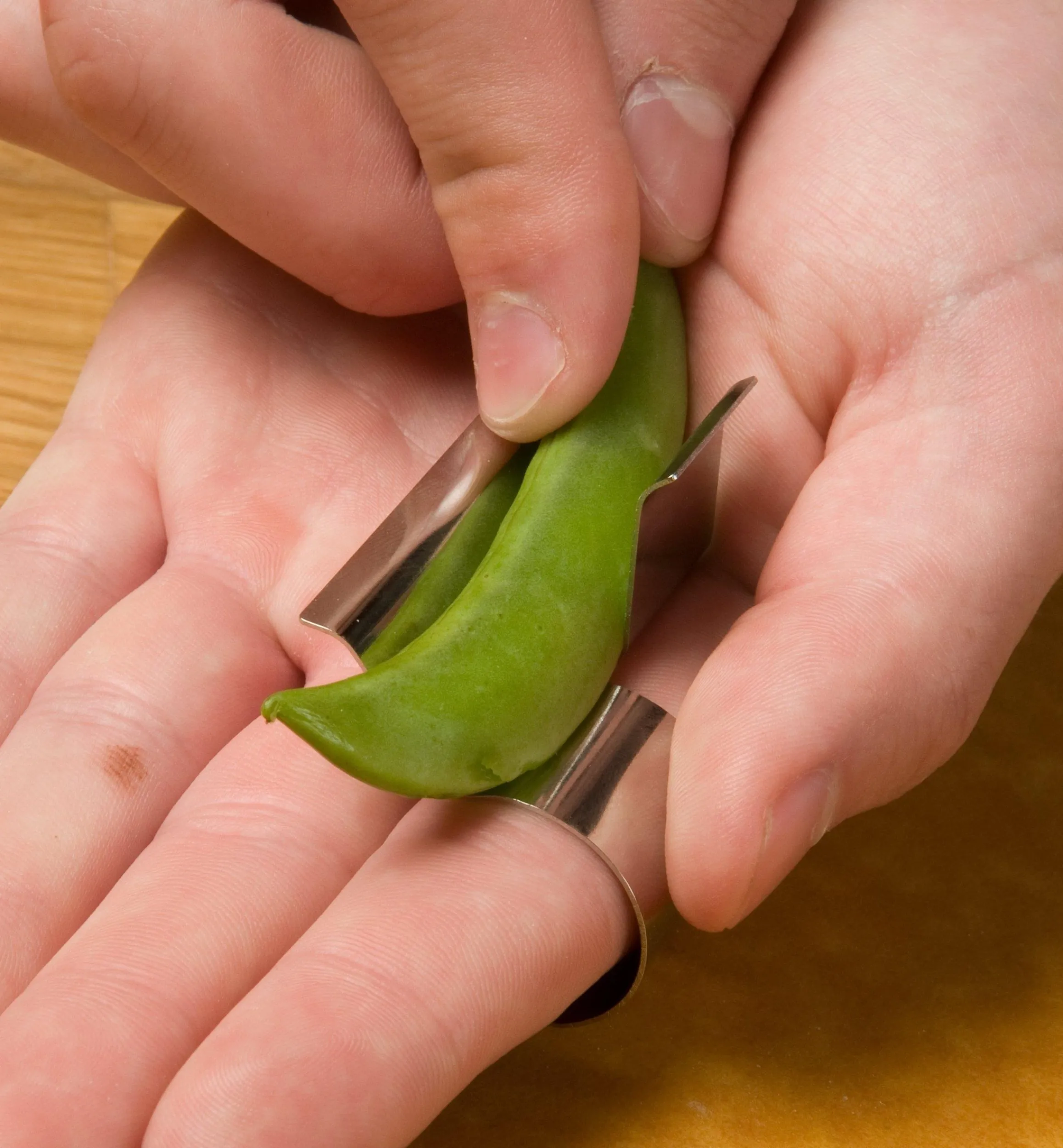 Lee Valley Peelers>Peapod Splitter