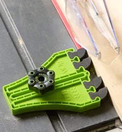 Lee Valley Safety>Portable Saw Featherboard