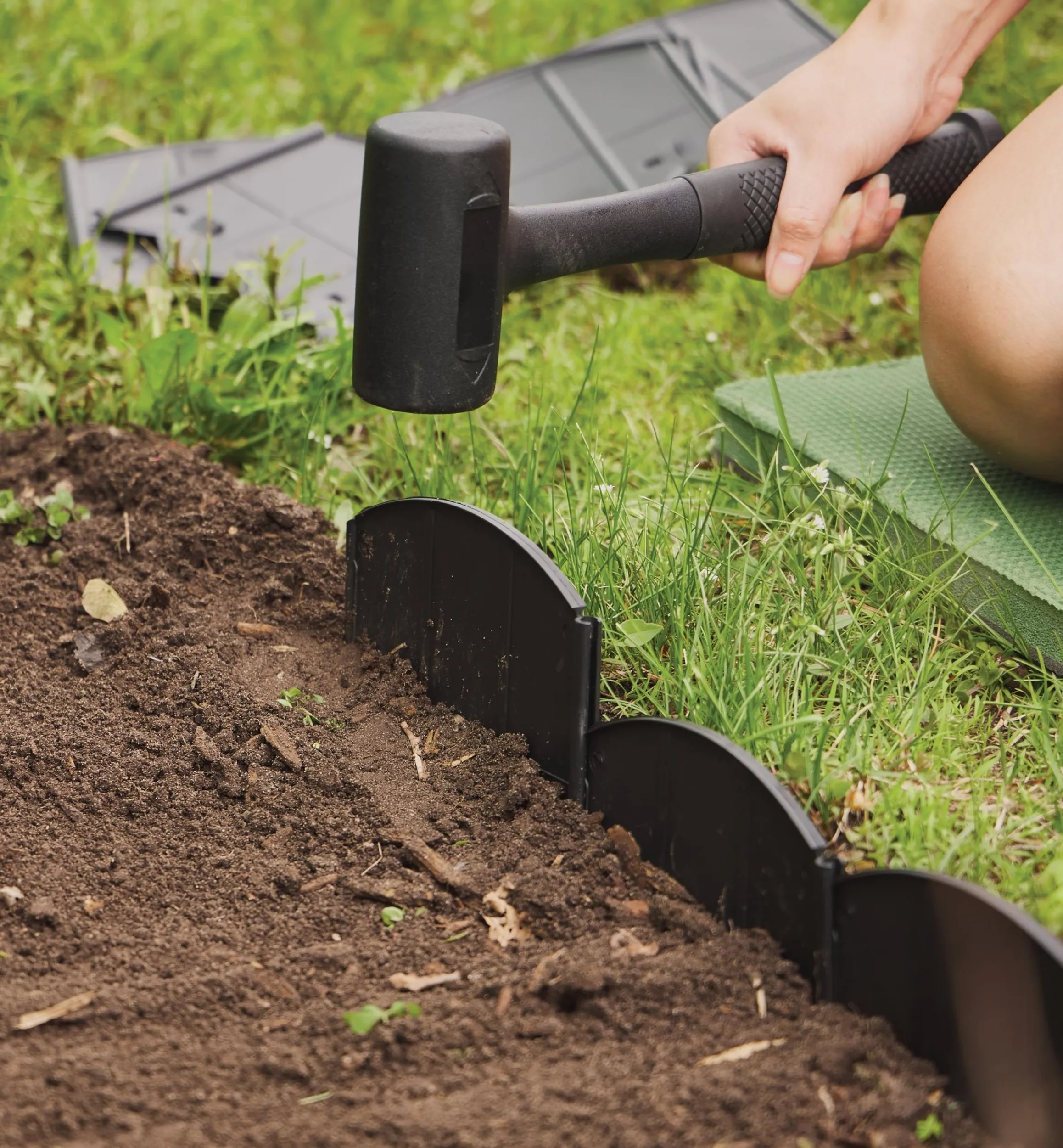 Lee Valley Hardscaping>Pound-In Edging