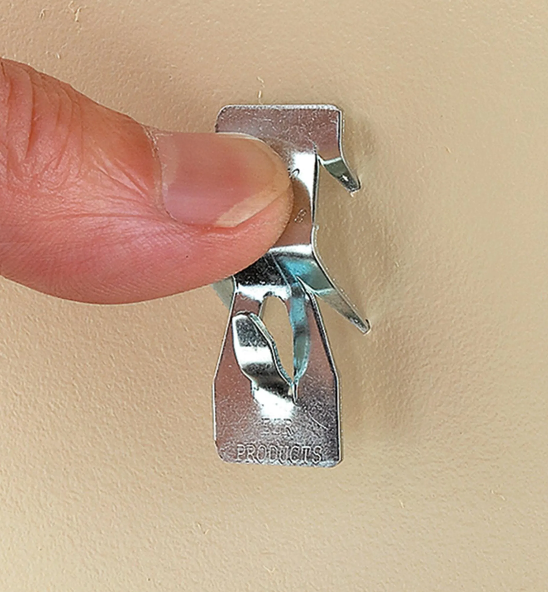 Lee Valley Picture Hanging>Push & Hang Hangers