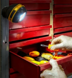 Lee Valley Lighting>Rechargeable Heavy-Duty Magnetic LED Orb Light