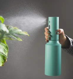 Lee Valley Indoor Gardening>Rechargeable Plant Mister