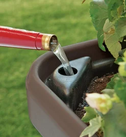 Lee Valley Container Gardening>Self-Watering Planter