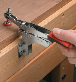 Lee Valley Hand Tools>Small Bessey Perpendicular-Mount Horizontal Auto-Adjust Toggle Clamp
