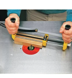 Lee Valley Routing>Small Parts Miter Jig
