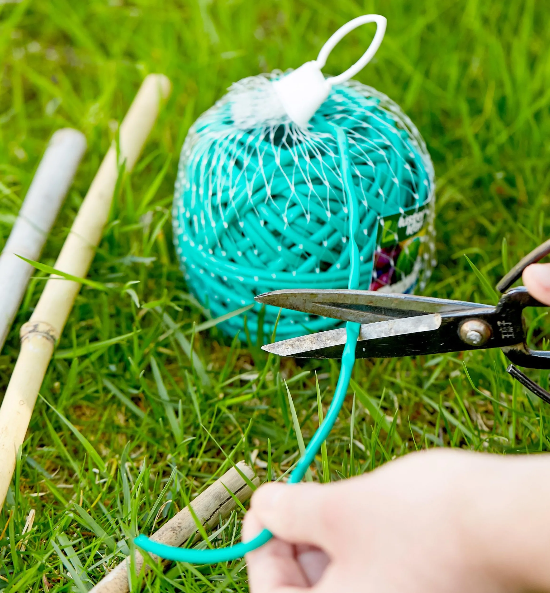 Lee Valley Ties & Clips>Soft-Stretch Plant Tie