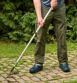 Lee Valley Weeding>Telescoping Crack Weeder