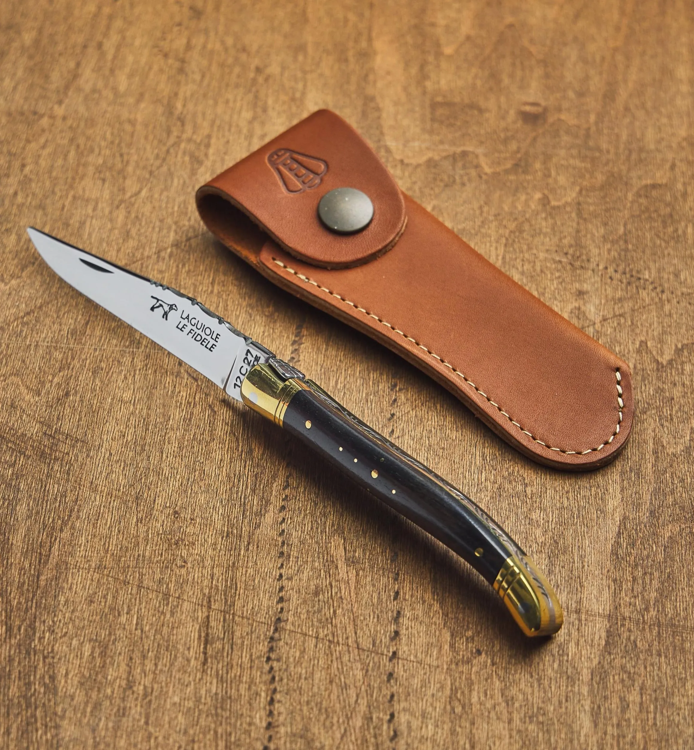 Lee Valley Knives>The Laguiole Knife With Leather Case