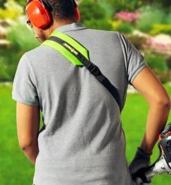 Lee Valley Lawn Care><noscript><img width=