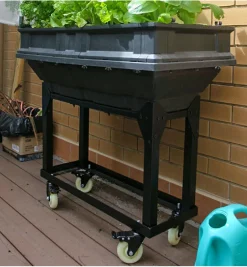 Lee Valley Container Gardening>Vegepod Trolley Stand For Small Vegepod Container Garden