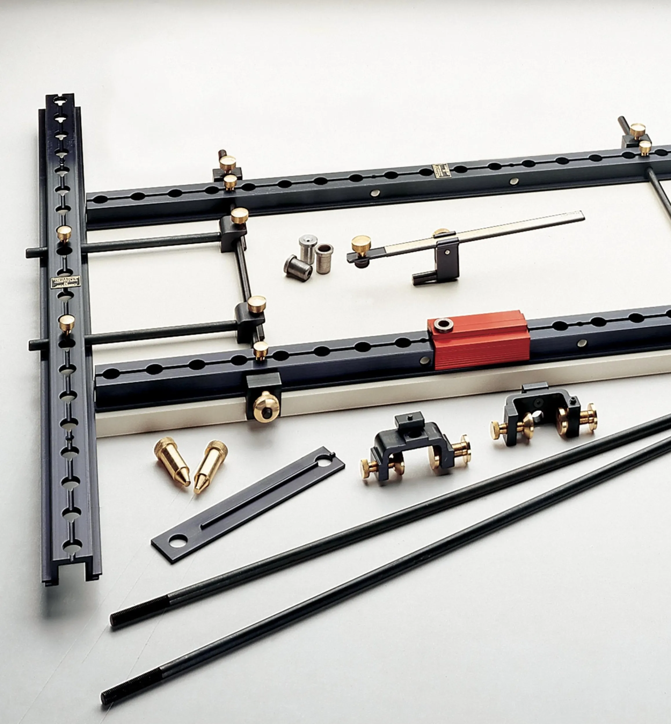 Lee Valley Jigs, Guides & Fixtures>Veritas 32 Cabinetmaking System