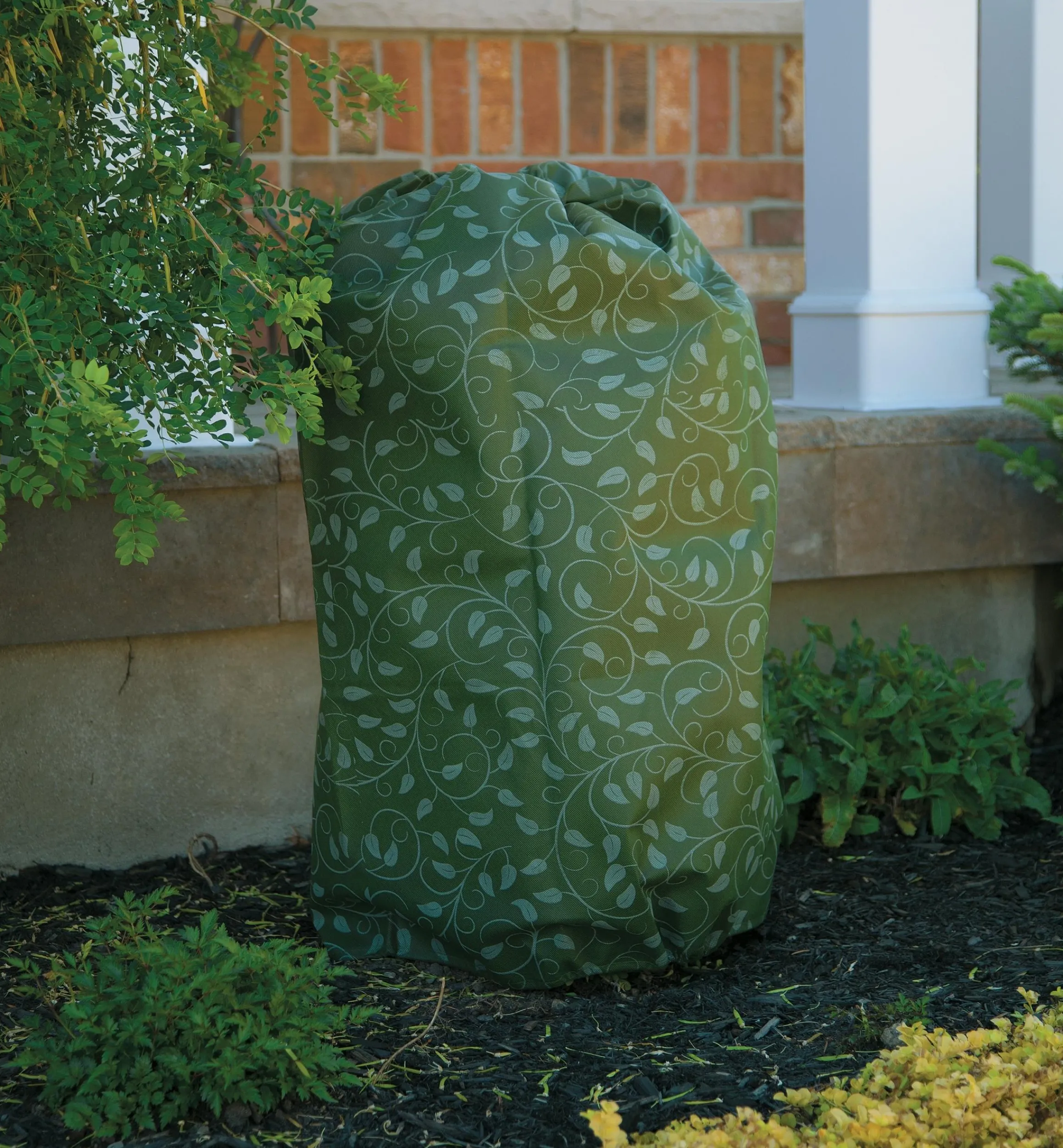 Lee Valley Plant Protection>Wrap-Around Shrub Covers