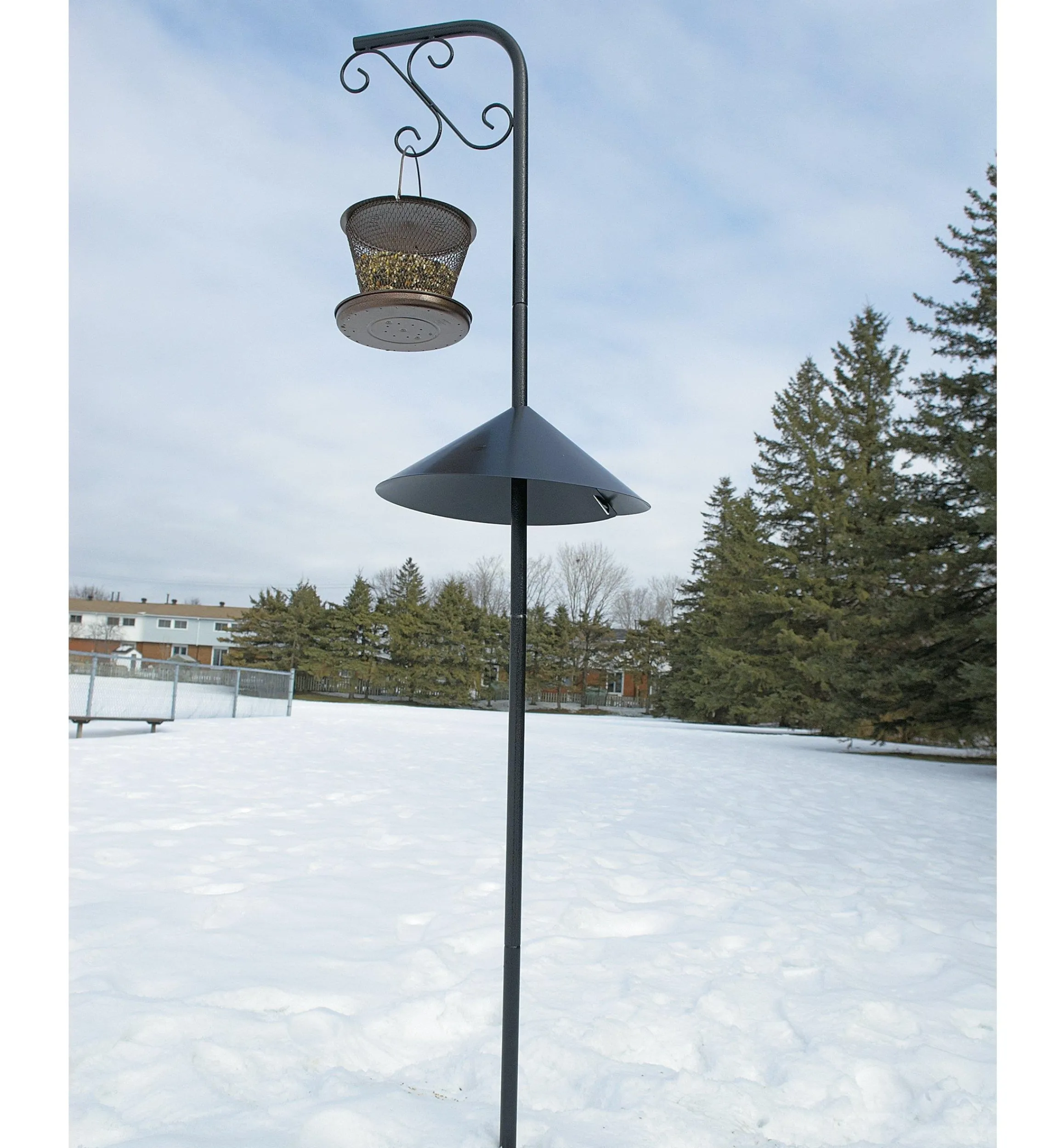 Lee Valley Pest Control>Wrap-Around Squirrel Baffle